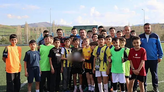 ERVA'lı öğrencilerden Bünyanlı başkana sürpriz!