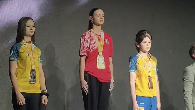 ERVA sporcusu Budapeşte'de tarih yazdı - Avrupa Şampiyonu oldu!