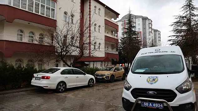 Eşini bıçaklayıp kaçan şahıs kaza yapınca yakalandı