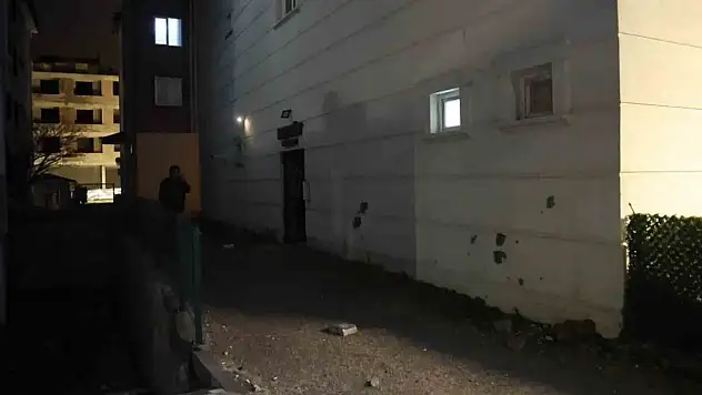 Cezaevinden kısa süre önce çıkmıştı! Taşla saldırdı, ağır yaraladı