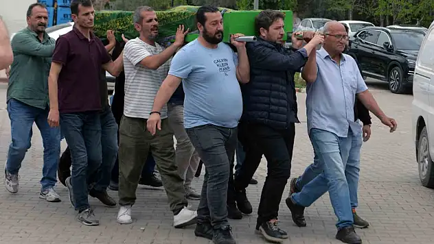 Eski eşinin öldürdüğü kadın toprağa verildi