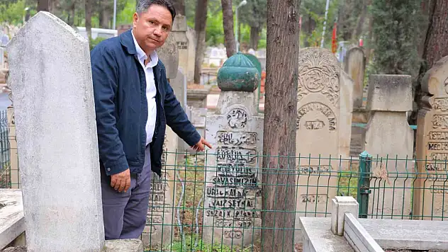Mezar taşı yüzünden hapse mi atıldı? Tarihçi Işık'tan farklı açıklama