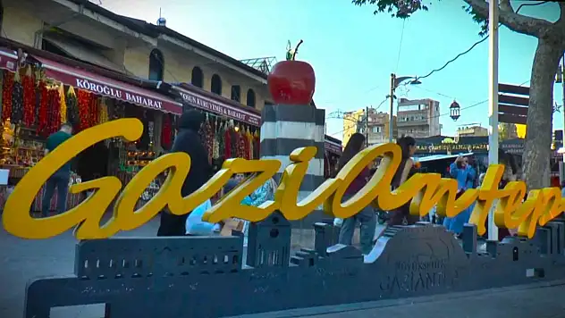 Avrupa'dan geldiler, esnafın yüzünü güldürdüler