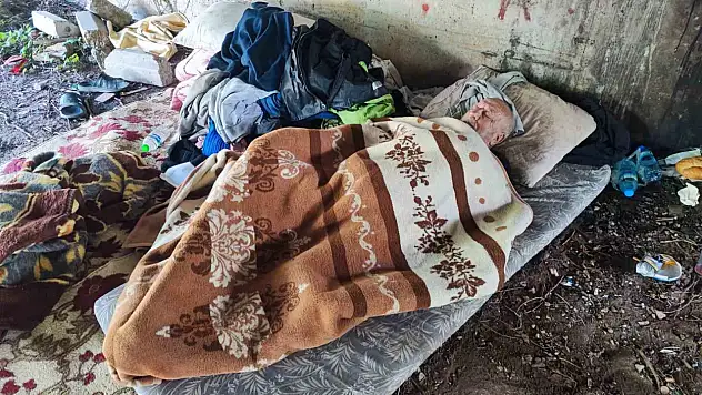 Metro köprüsü altında kalan yaşlı adam ölü bulundu