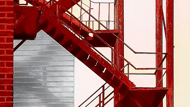 Ev sahiplerine müjde: Yangın merdiveni yapımında yeni kolaylık