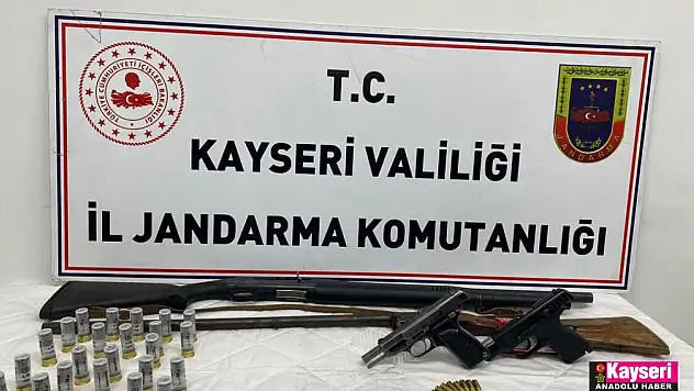 Evinde ruhsatsız silah bulunduran şüpheli yakalandı