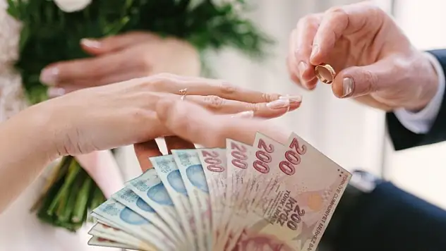 Evlilik yapacaklara kaçırılmayacak fırsat: Faizsiz kredi tutarı yükseltildi