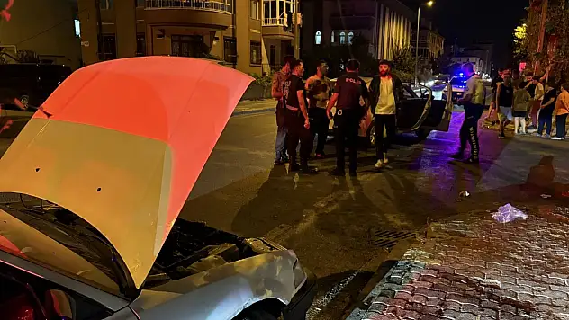 Feci kazada 1'i çocuk 2 kişi yaralandı: Sürücülerden biri kaçtı!