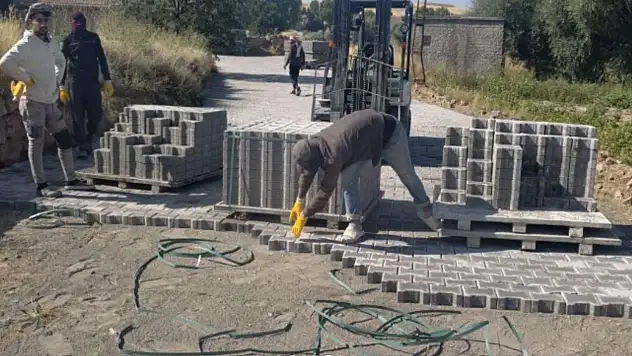 Felahiye'de cadde sil baştan yenileniyor
