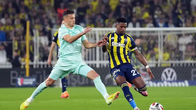 Fenerbahçe - Kayserispor maçında ilk yarı sona erdi