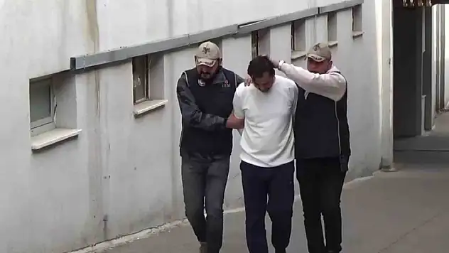 FETÖ firarisi ihraç icra müdürü yakalandı!