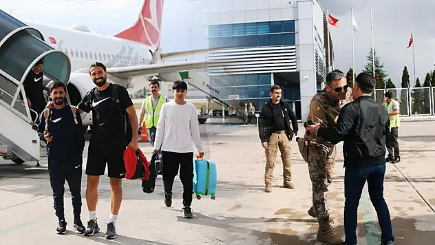 Final maçında heyecan dorukta - Vanspor Kayseri'ye geldi!