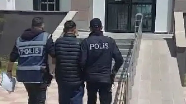 Firari hırsız yakayı ele verdi