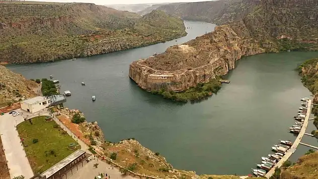 Türkiye'nin en görkemli kalelerinden Rumkale'ye yoğun ilgi!