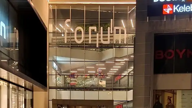 Forum Kayseri önünde bıçaklı kavga: Şüpheli yakalandı