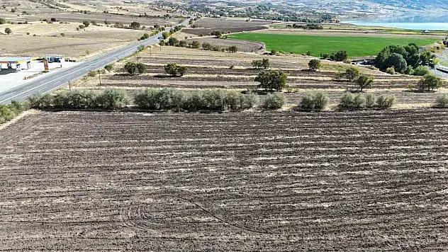 Fransa'dan köyüne döndü ve tarımsal çalışmalara başladı!