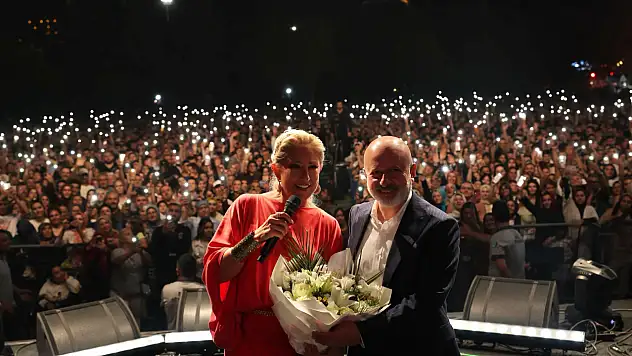Fuar38 kapılarını görkemli bir geceyle açtı! Kayseri akın etti