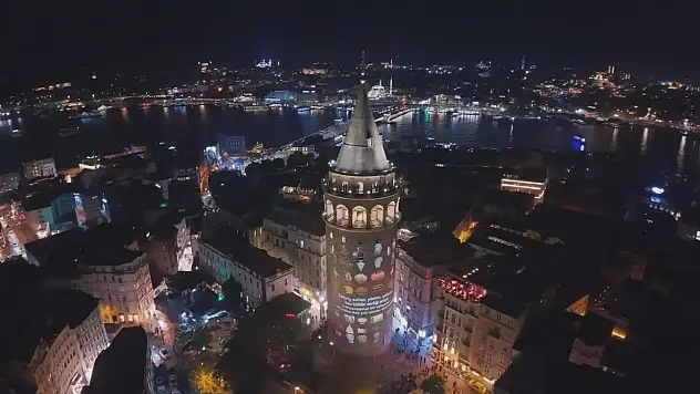 Galata Kulesi'nden kaçakçılığa karşı mesaj