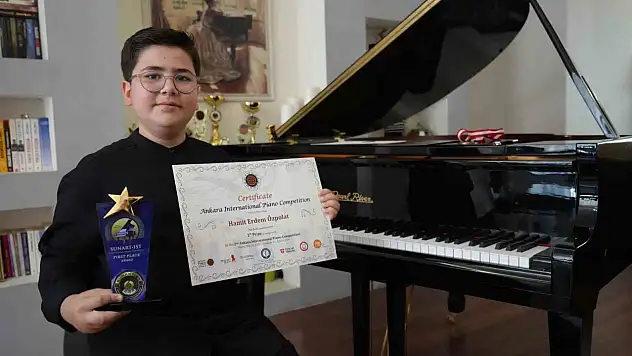 13 yaşındaki piyanist Hamit ödüllere doymuyor