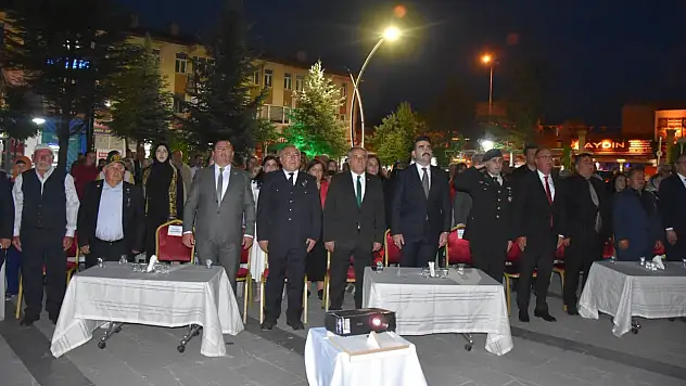 Gece yarısına kadar meydandan ayrılmadılar! Tomarza'da dikkat çeken buluşma
