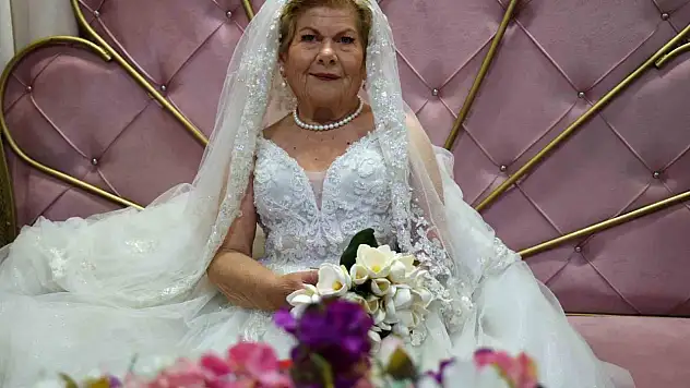 Geçen yıl temsili düğünde gelinlik giymişti: Üzücü haber geldi...