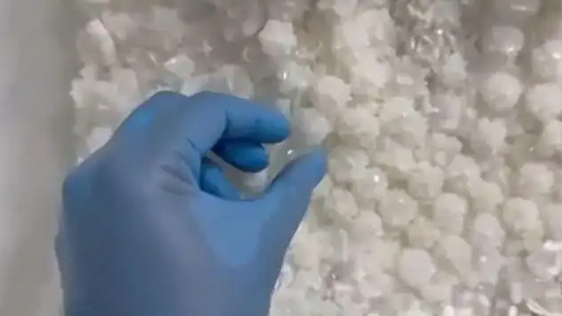 Gelinlik üzerine boncuk boncuk zehir! Jandarmadan unutulmaz operasyon