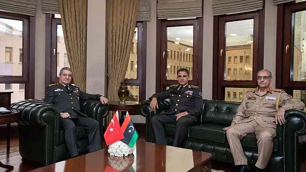 Genelkurmay Başkanı Bayraktaroğlu, Libyalı mevkidaşı ile görüştü