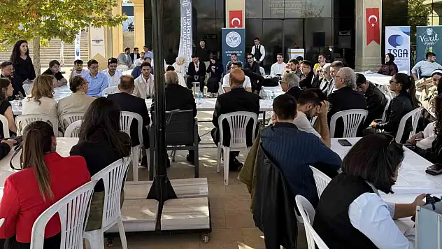 GİBTÜ, sanayi ve öğrencilerin buluşması toplantısı düzenlendi