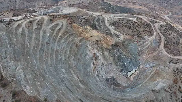 Sivas'ta göçük altında kalan işçiyi arama kurtarma çalışmaları 3'üncü gününe girdi!