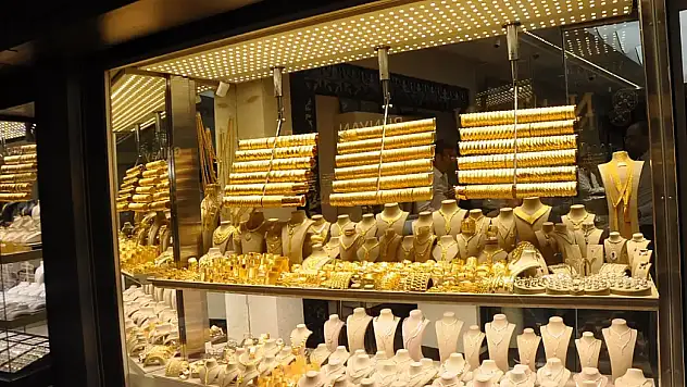 Gram ve çeyrek altında düşüş devam ediyor! Hangi seviyede alım yapılmalı?