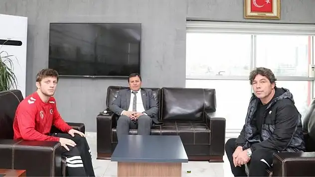 Güreşte 3'üncü olan sporcudan İl Müdürü Kabakcı'ya ziyaret