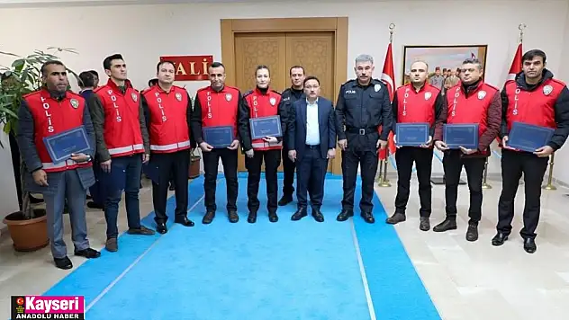 1 haftada 2 bin 35 şahsı sorgulandı, aranan 6 şahıs yakalandı