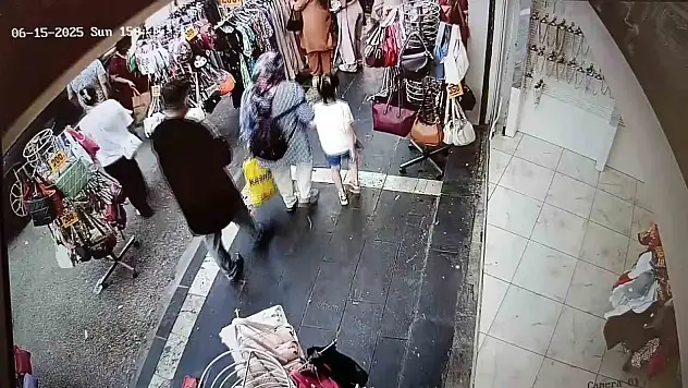 Seyhan'da Yankesici Güvenlik Kamerasına Takıldı