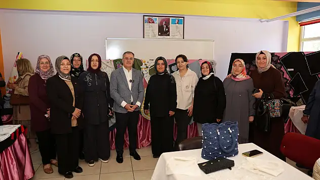 Hacılar'da el emeği göz nuru ürünler sergilendi - Başkan Özdoğan yerinde inceledi