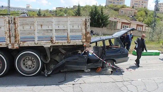Hacılar'da feci trafik kazası: Anne hayatını kaybetti