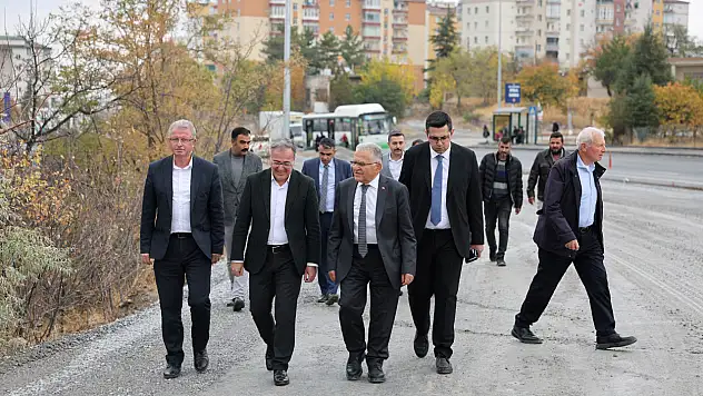 Hacılar'ın ana caddesi yenileniyor! Başkanlar sahada inceleme yaptı