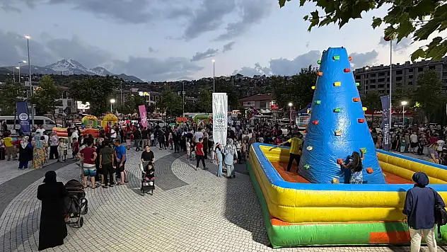 Hacılar meydanından renkli görüntüler!