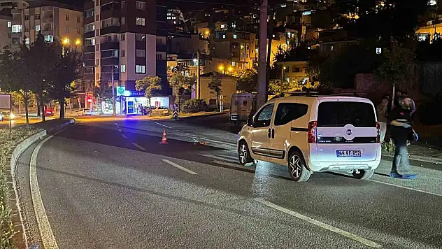 Anne ve kızına hafif ticari araç çarptı: İkisi de yaralandı!