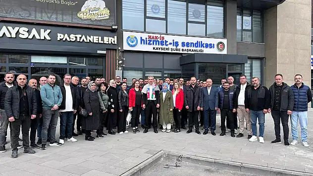 HAK-İŞ İl Başkanı Navruz: 'Genel başkanımız ve Sumud Tutsakları için Ankara'ya doğru yola çıkıyoruz'