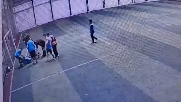 Halı sahada yürek yakan ölüm...