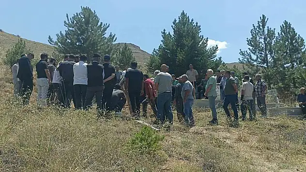 Doğa fotoğrafçısı, memleketi Sivas'ta son yolculuğuna uğurlandı