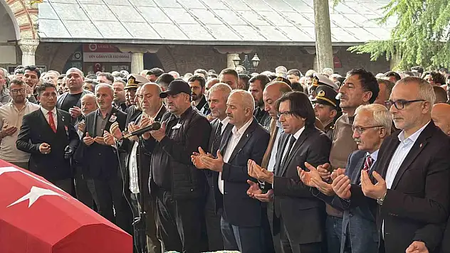 Görev başında hayatını kaybeden 27 yaşındaki uzman çavuş, Gebze'de toprağa verildi