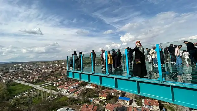 Heyecanla beklenen ikinci cam teras hizmete açılıyor!