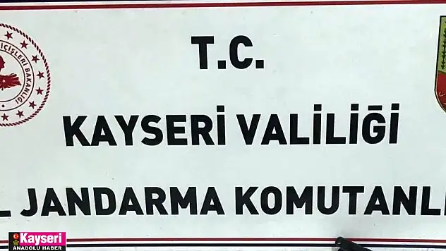 Hırsızlar jandarmadan kaçamadı