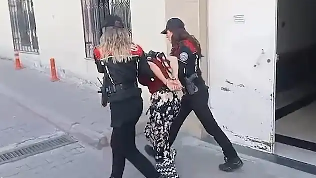 Kayseri'de hırsızlık suçundan cezası bulunan 2 kadın yakalandı!