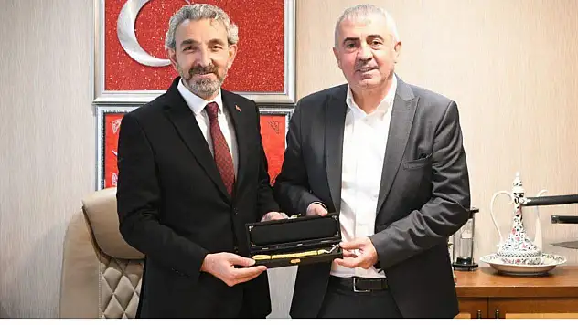 HİZMET-İŞ Kayseri Şubesi'nden Halil Özdemir'e anlamlı tebrik