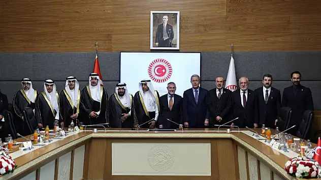 Hulusi Akar barış ve istikrar için Suudi heyetle görüştü