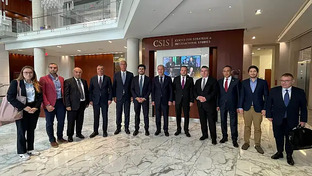 Hulusi Akar'dan yurt dışı ziyareti: Güvenlik ve savunma politikaları değerlendirildi!