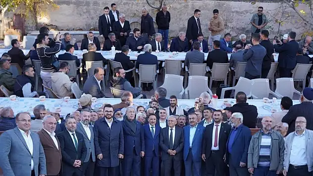 Hulusi Akar sorunu çözdü: Mahalleden sevgiyle ayrıldı!