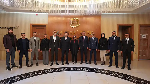 Hüseyin Okandan, Baro ve Ticaret Borsası'nı ziyaret etti